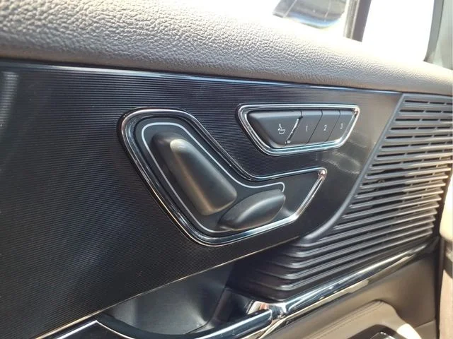 Used 2022 White Lincoln Grand Touring image 23