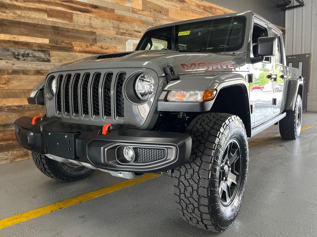 Used 2022 Gray Clearcoat Jeep Mojave image 17