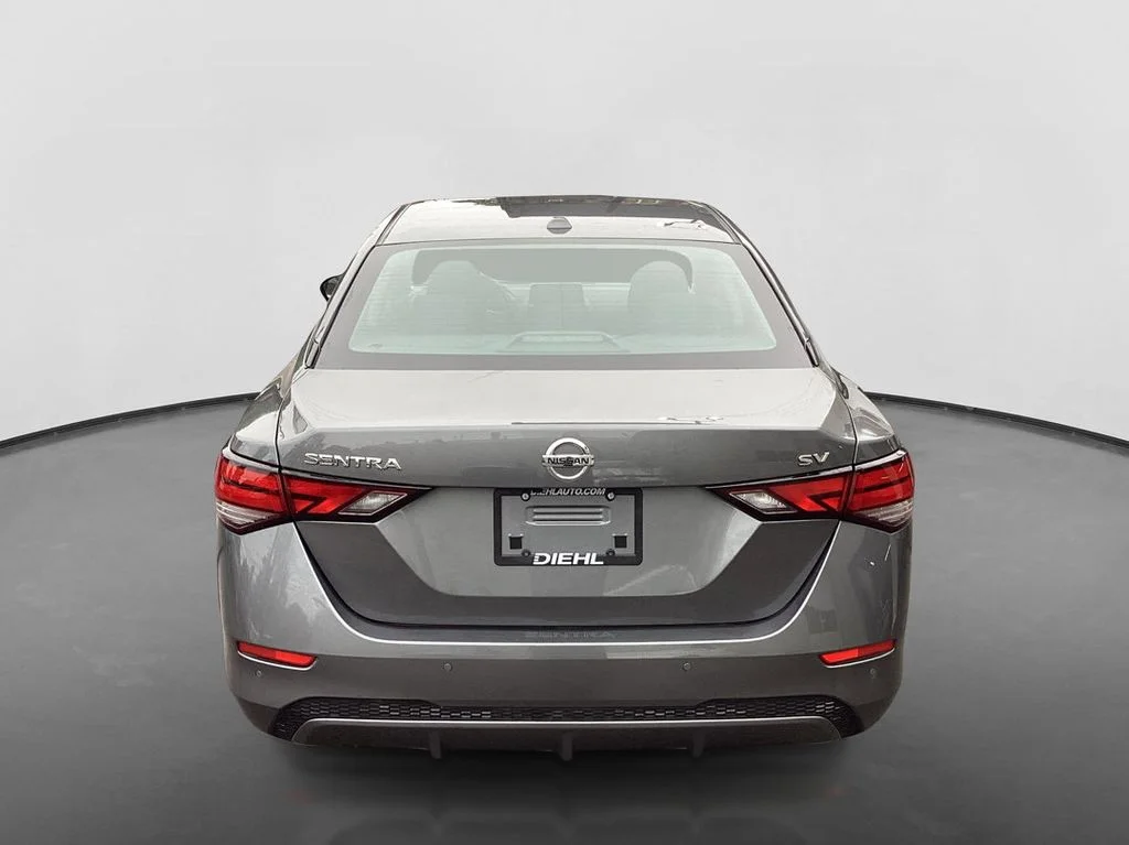 Used 2022 Gray Nissan SV image 6
