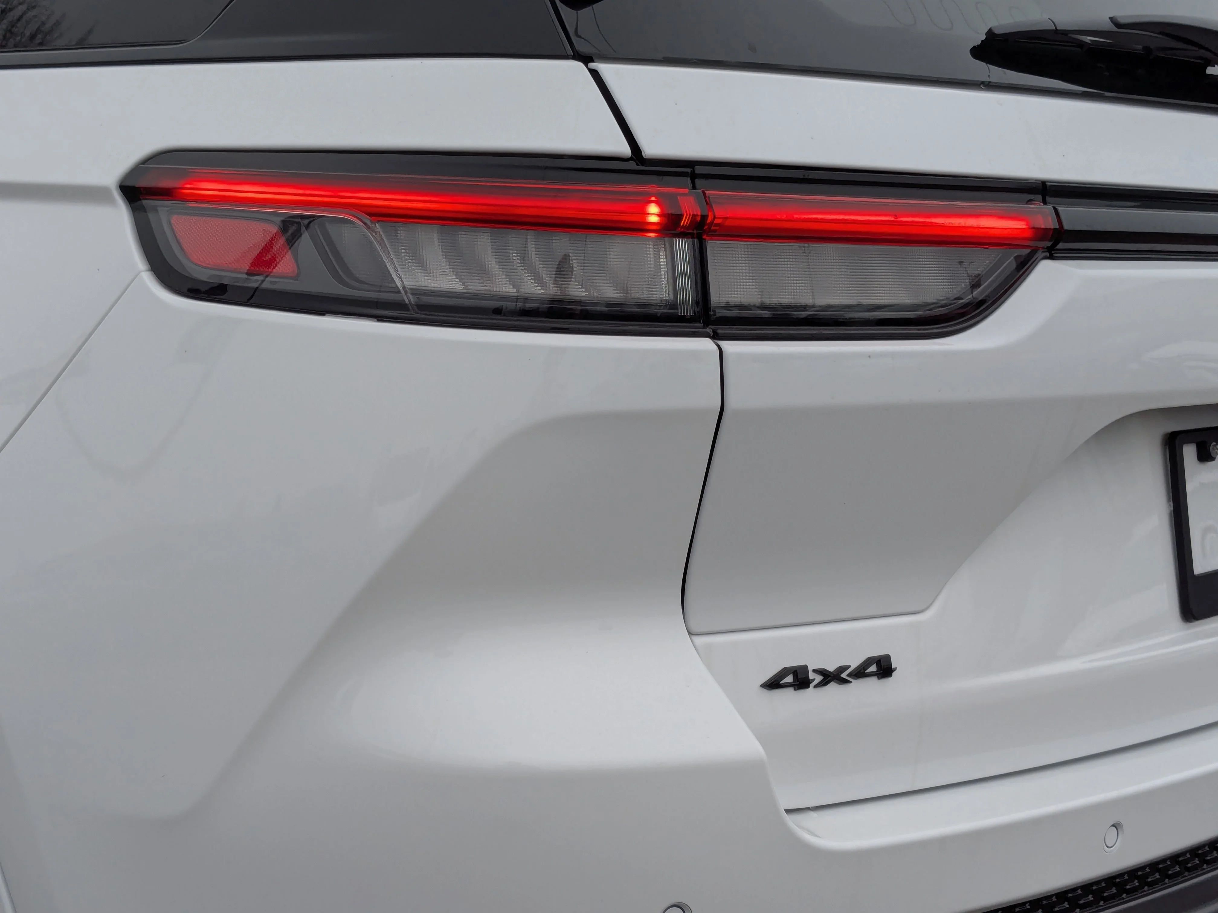 New 2026 White Jeep Limited Reserve - - Panoramic Sunroof - Nappa Leather - Ventilated Seats - Trailer Tow Pack & More! image 11