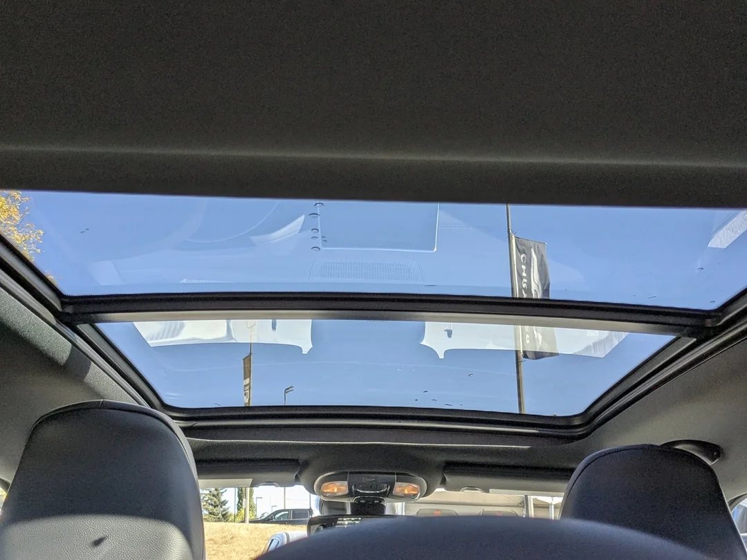 New 2026 White Jeep North - - 4x4 - Panoramic Sunroof - Alpine Audio - Adaptive Cruise - Power Liftgate & More! image 27
