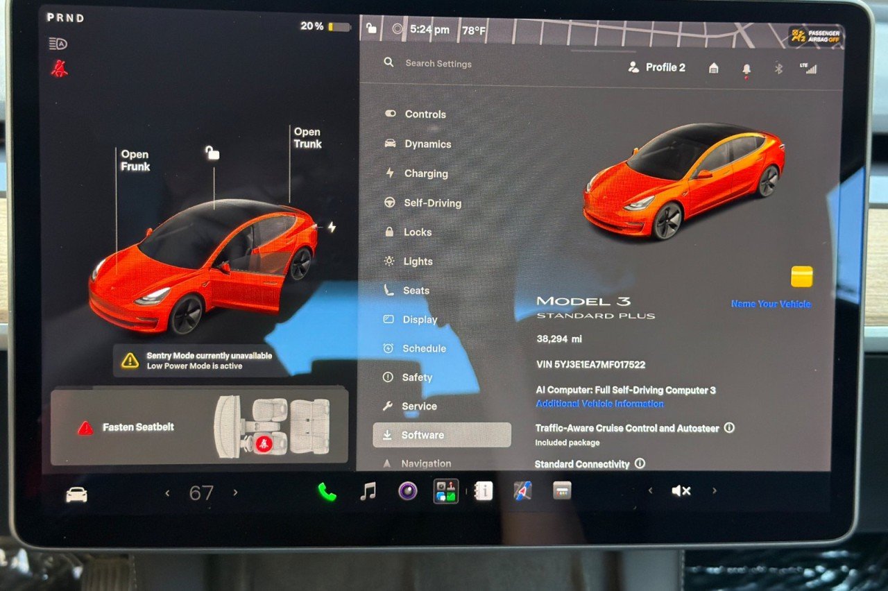 Used 2021  Tesla Standard Range Plus image 25