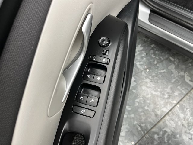 Used 2023 Shimmering Silver Hyundai SEL image 9