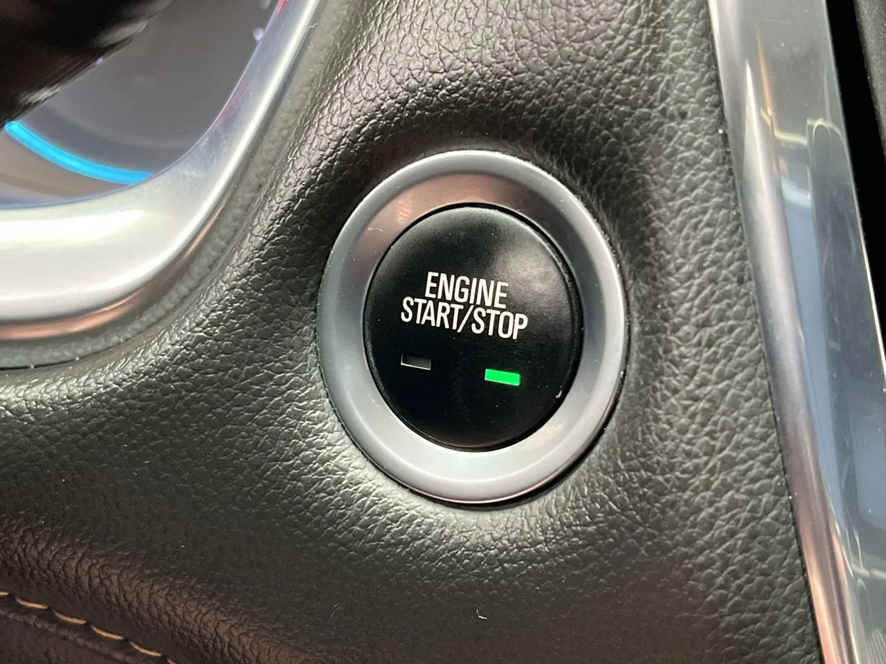 Used 2019 SUMMIT WHITE Chevrolet LT Cloth image 22