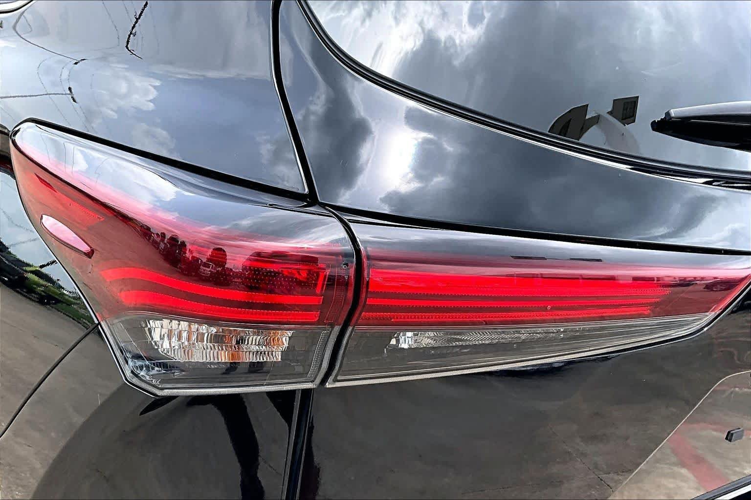 Used 2025 Midnight Black Metallic Toyota XLE image 29