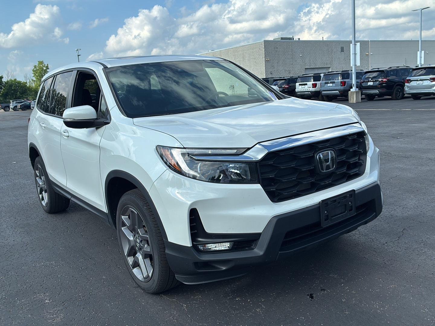 Certified Used 2023 Platinum White Pearl Honda EX-L image 16