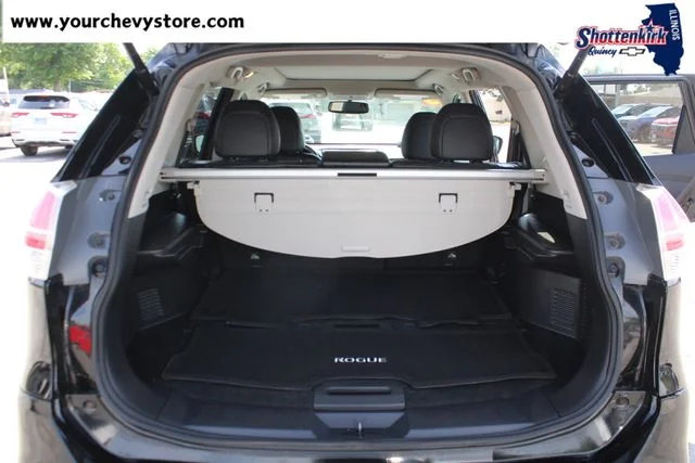 Used 2015 Black Nissan SL image 15