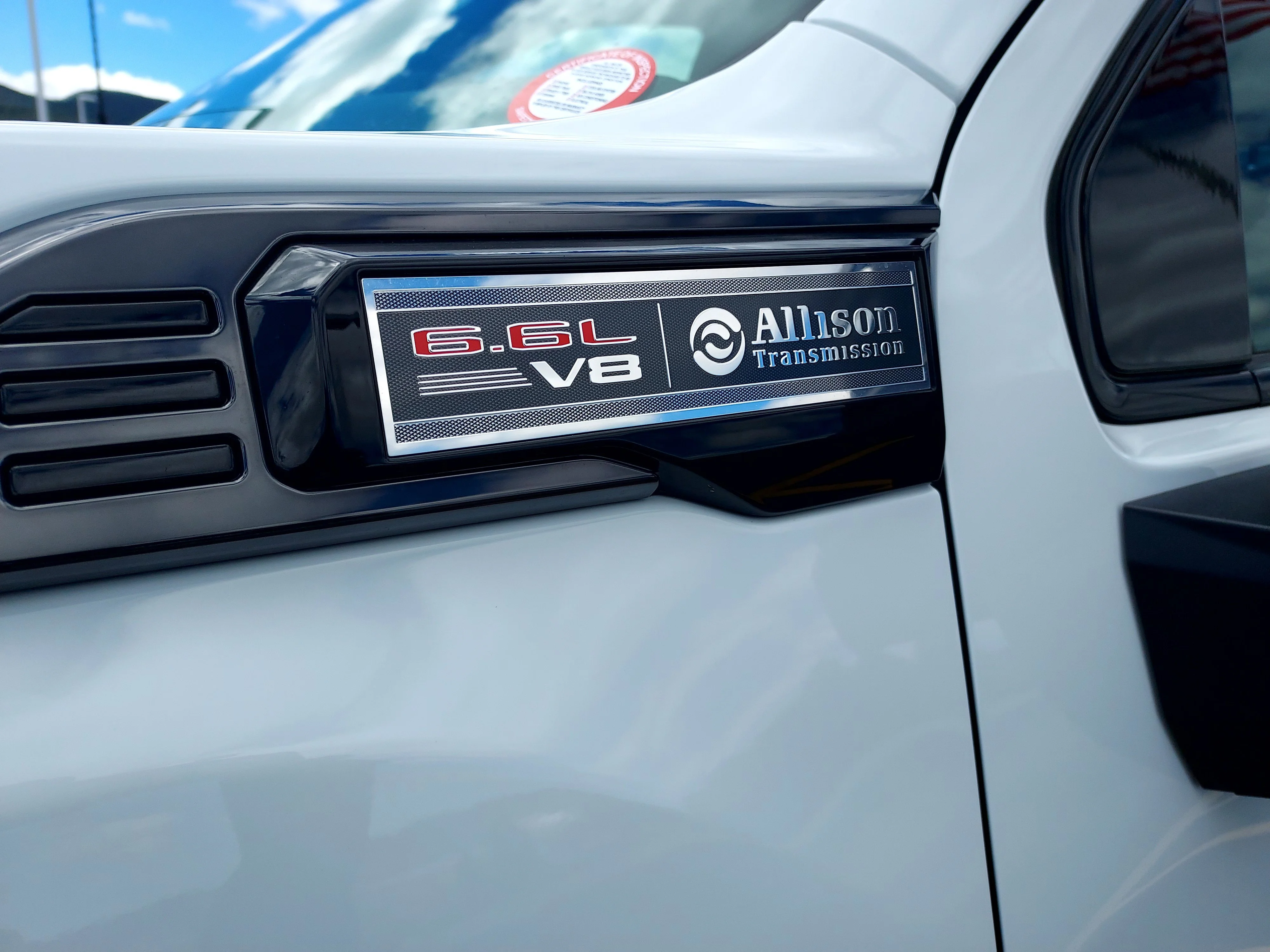 Used 2024 Summit White GMC AT4 image 4