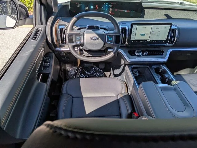 New 2026 Oxford White Ford Tremor® image 10