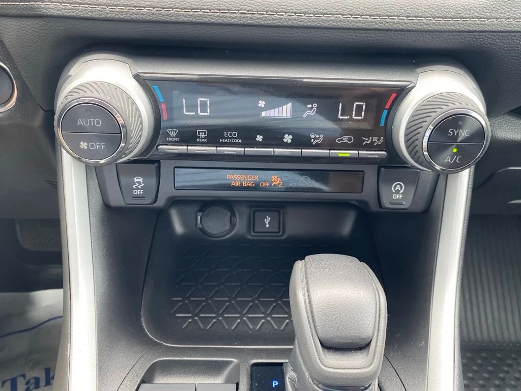 Used 2021 White Toyota XLE image 23