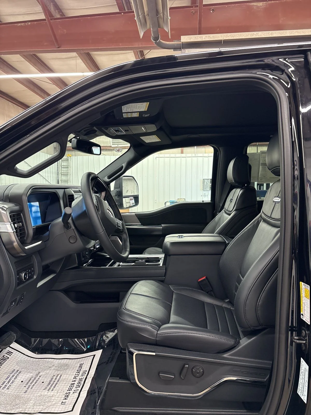 2026 Ford F-350 Super Duty Platinum - Photo 9