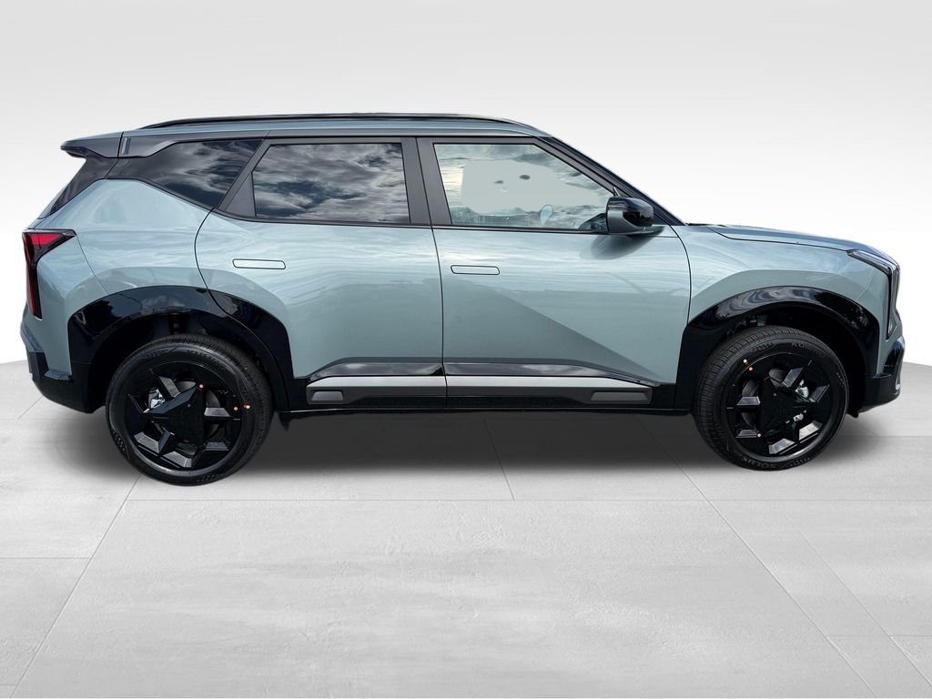 New 2027 Iceberg Green Kia X-Line S image 8