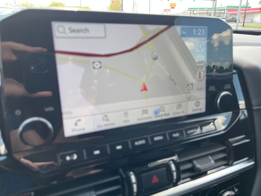 Used 2023 Silver Nissan SL image 18