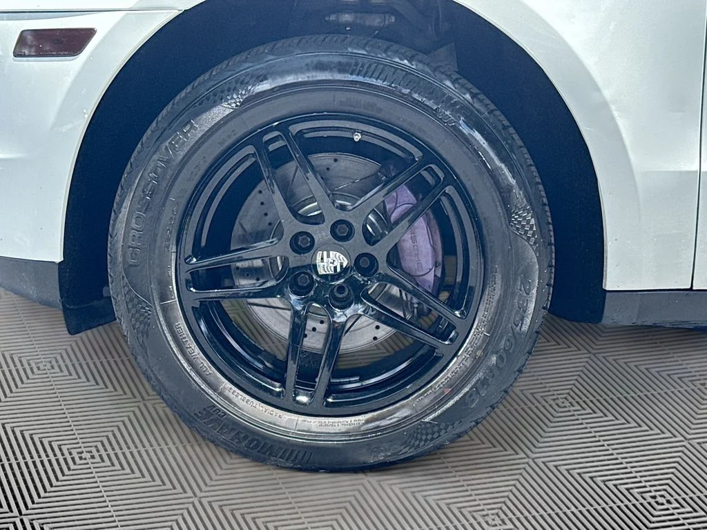 Used 2018  Porsche  image 32