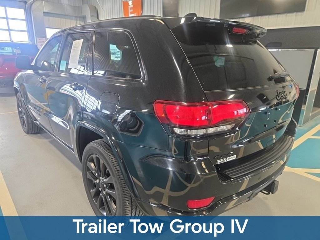 Used 2017 Black Jeep Altitude image 3