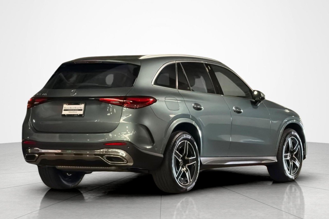 New 2026 Verde Silver Metallic Mercedes-Benz GLC 300 SUV image 5
