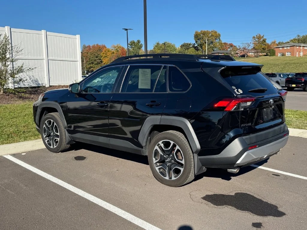 Used 2019 Black Toyota Adventure image 18
