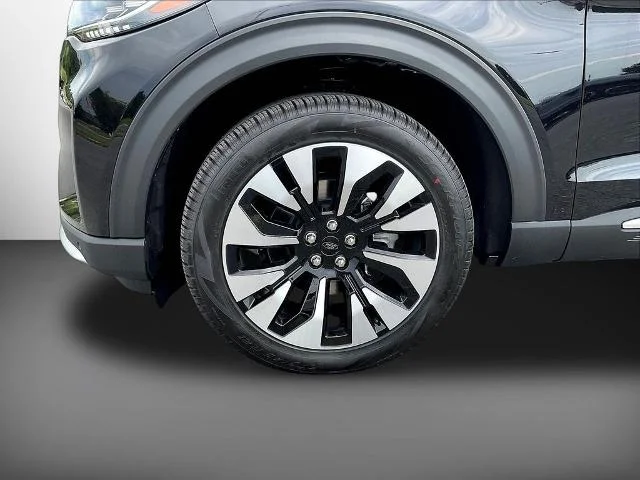 New 2026 Agate Black Metallic Ford Platinum™ image 49