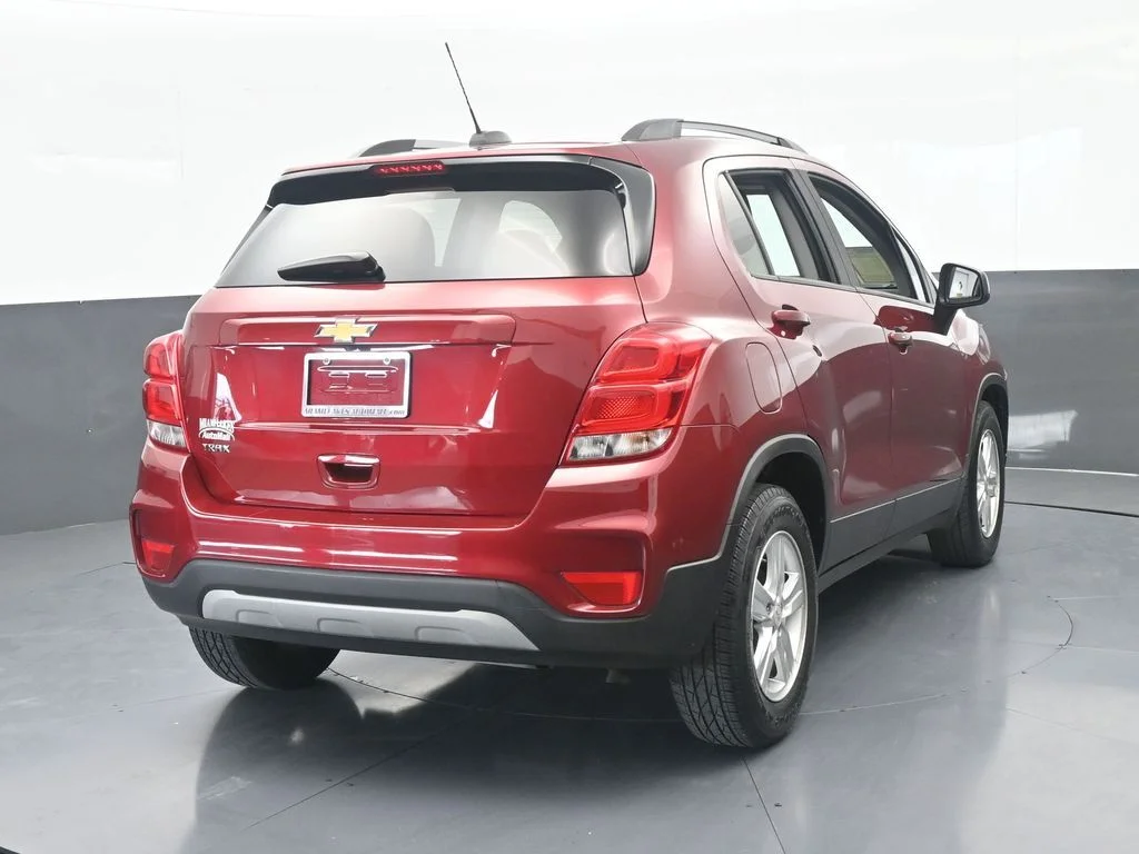 Used 2021 Crimson Metallic Chevrolet LT image 5