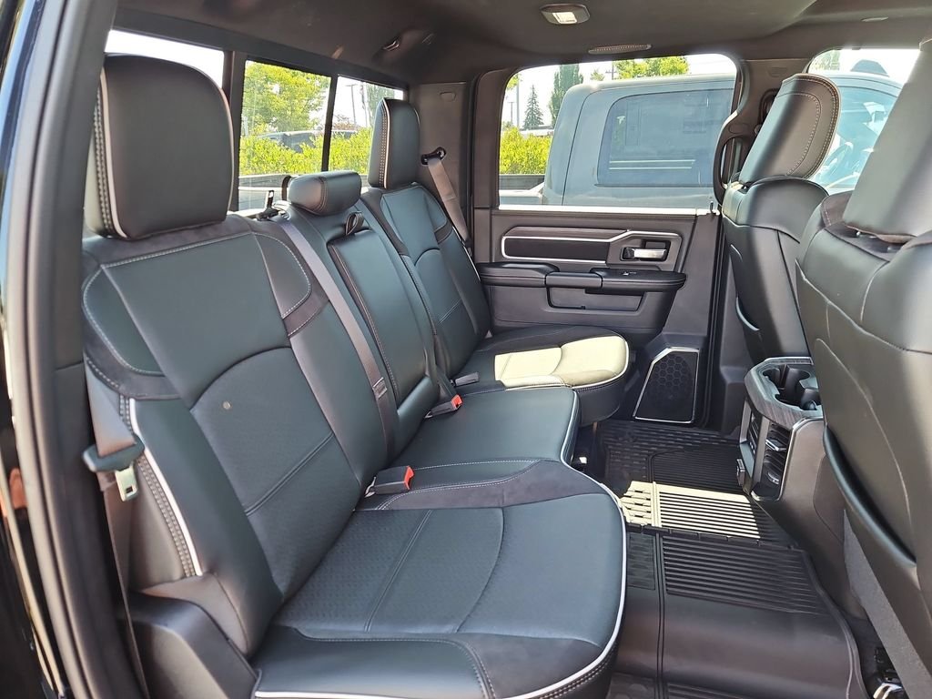 New 2026 Diamond Black Crystal Pearl-Coat Exterior Paint RAM Laramie image 27