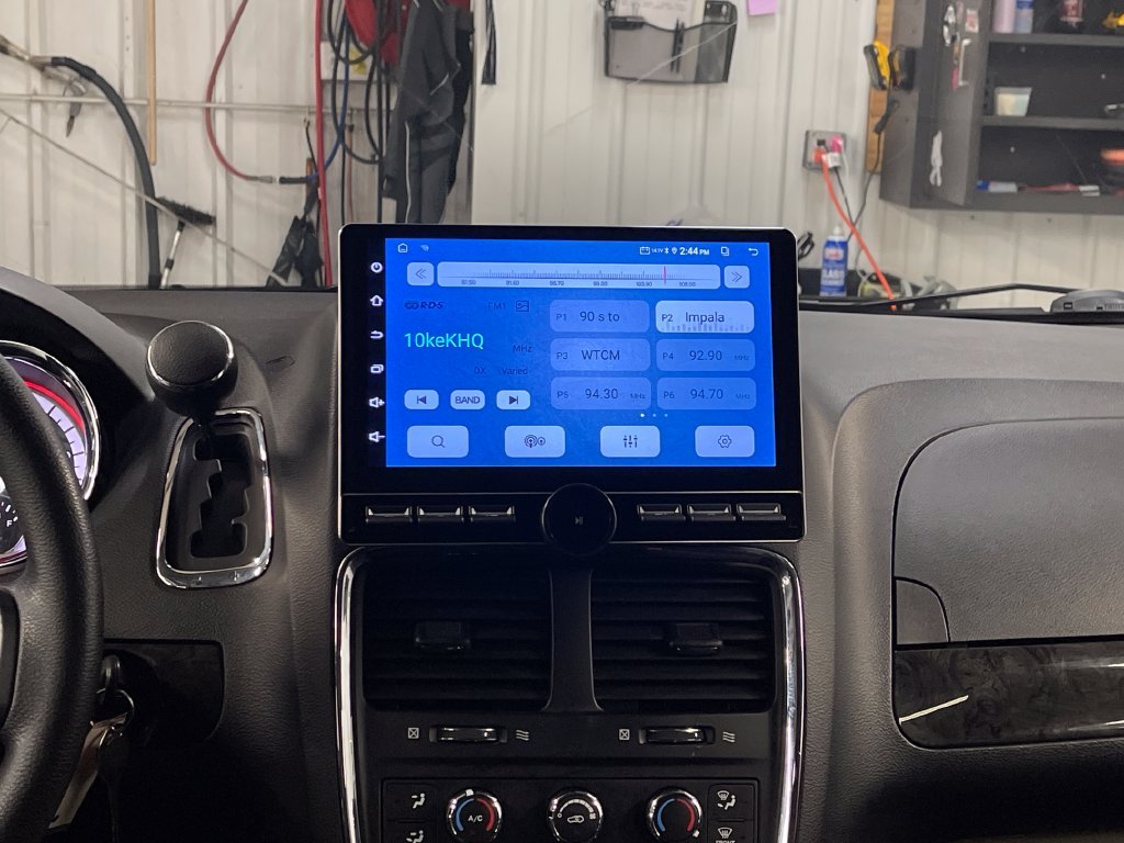 Used 2019 Silver Dodge SE image 19