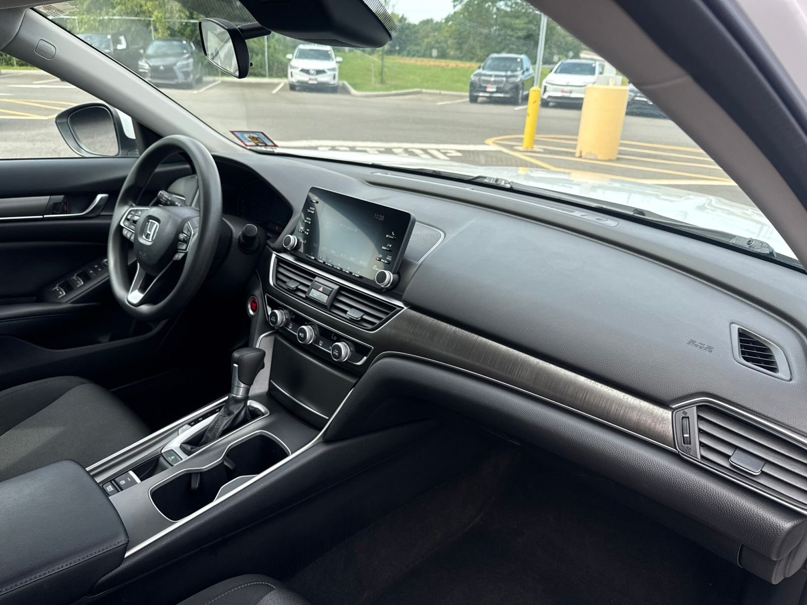 Used 2018 White Honda LX image 13