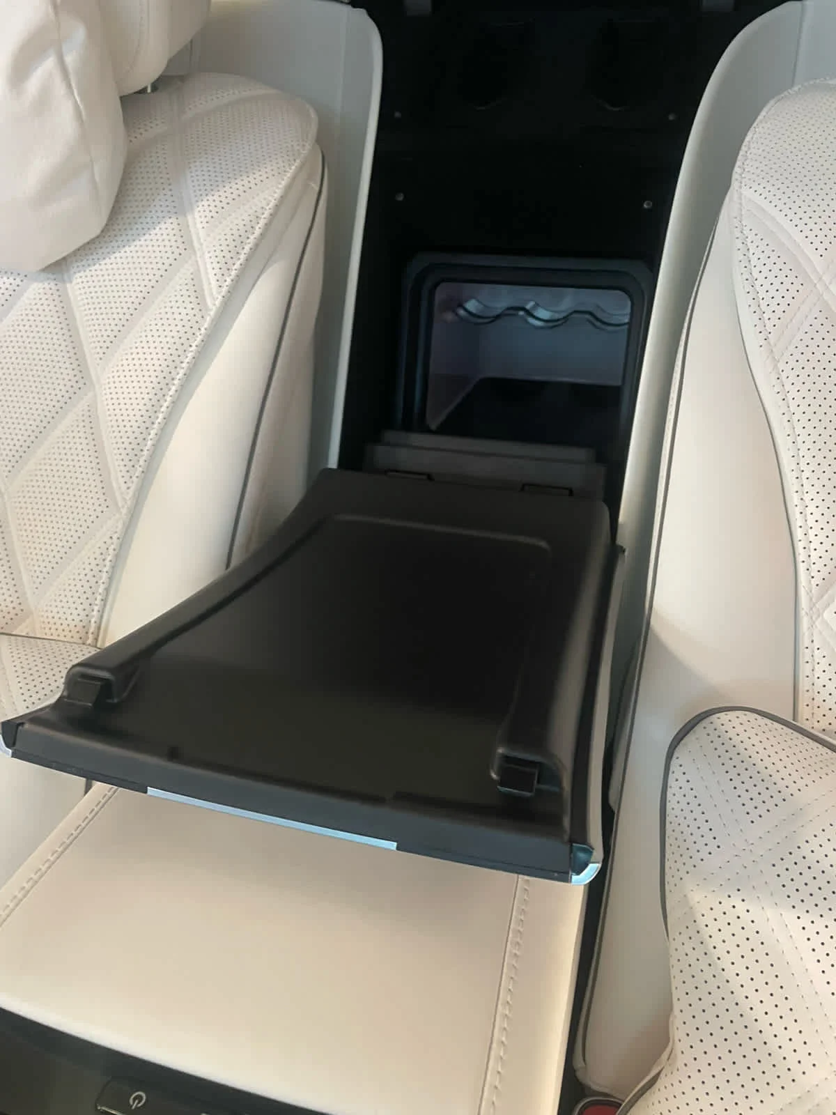 Used 2024 Onyx  Black Metallic Mercedes-Benz Maybach S 580 image 8
