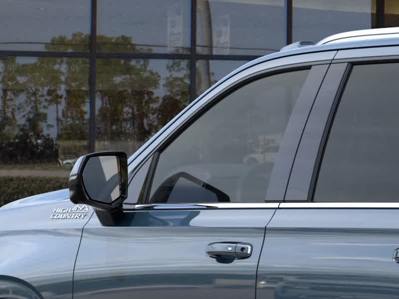 2026 Chevrolet Suburban High Country - Photo 12