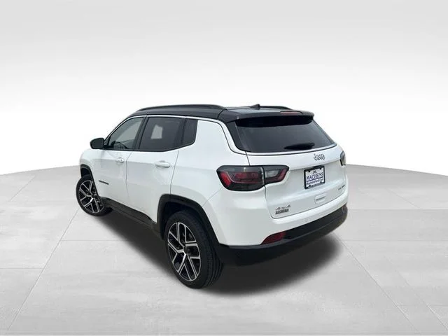 Used 2025 White Jeep Limited image 4