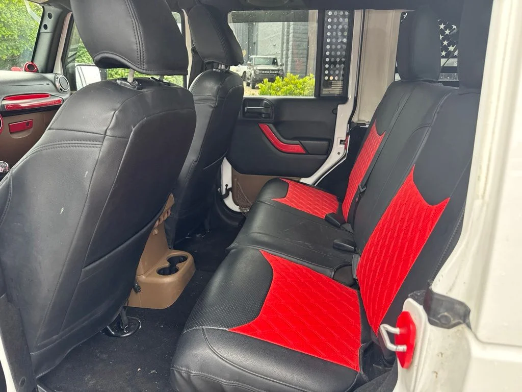 Used 2013 Bright White Jeep Unlimited Sahara image 19