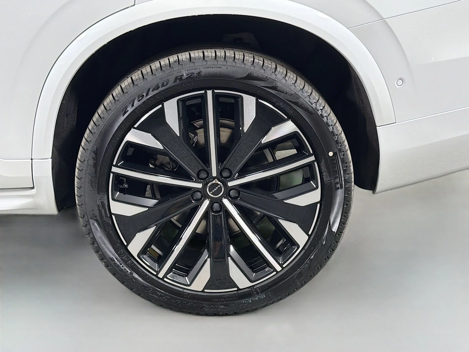 New 2026 Crystal White Volvo Ultra image 30