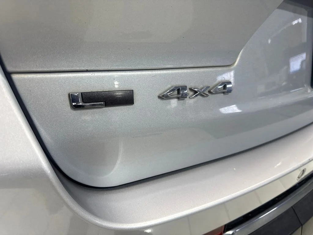 Used 2022 Silver Jeep Limited image 23