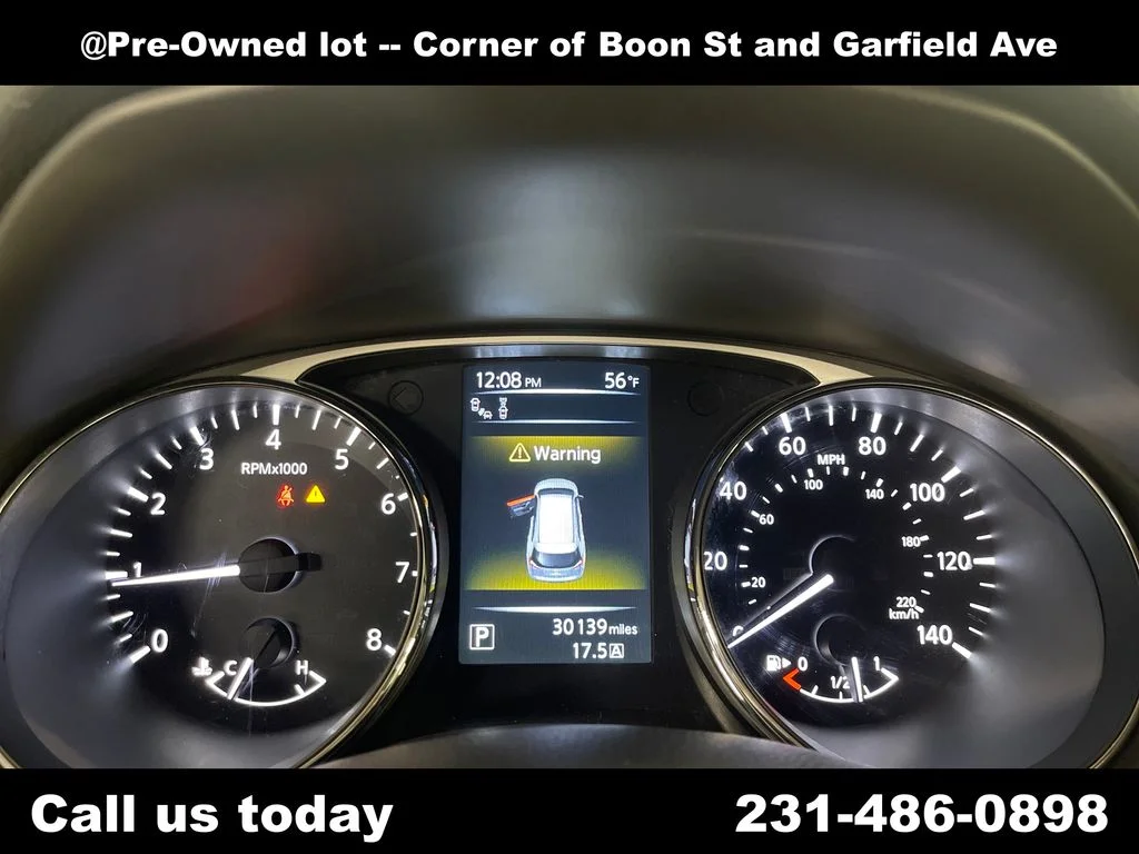 Used 2016 Black Nissan SL image 21