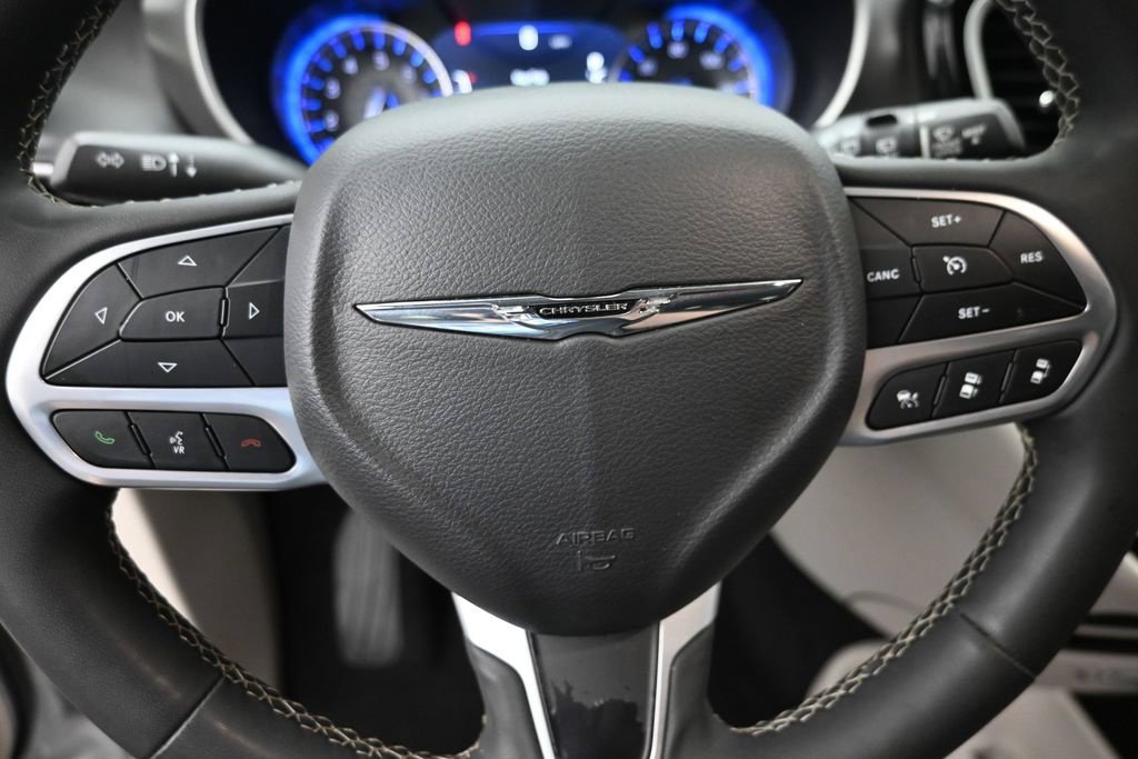 Used 2024 Silver Chrysler Touring L image 21