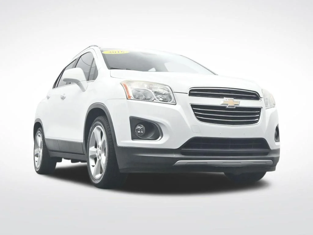 Used 2016 Summit White Chevrolet LTZ image 39