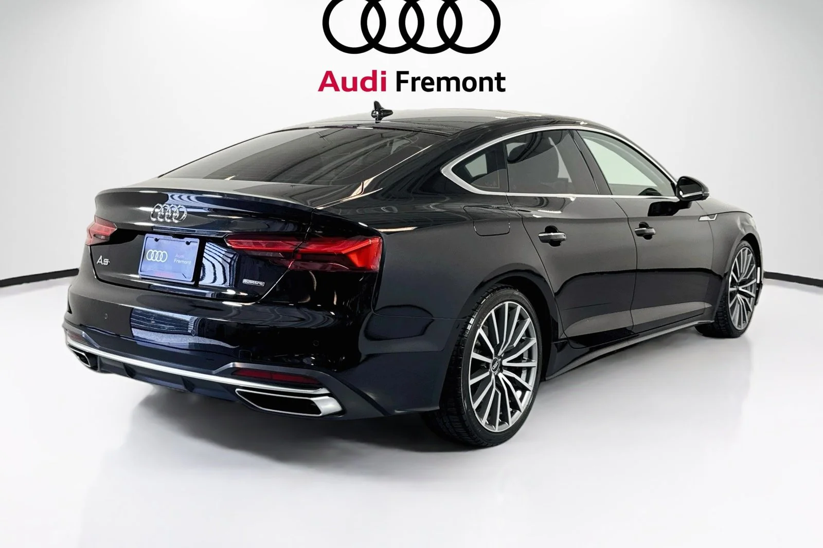 Used 2021 Brilliant Black Audi Premium Plus image 5