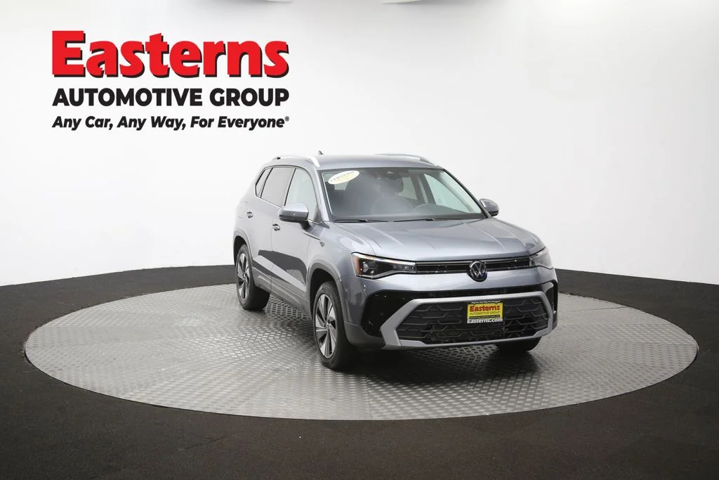 Used 2025 Gray Volkswagen 1.5T SE image 49