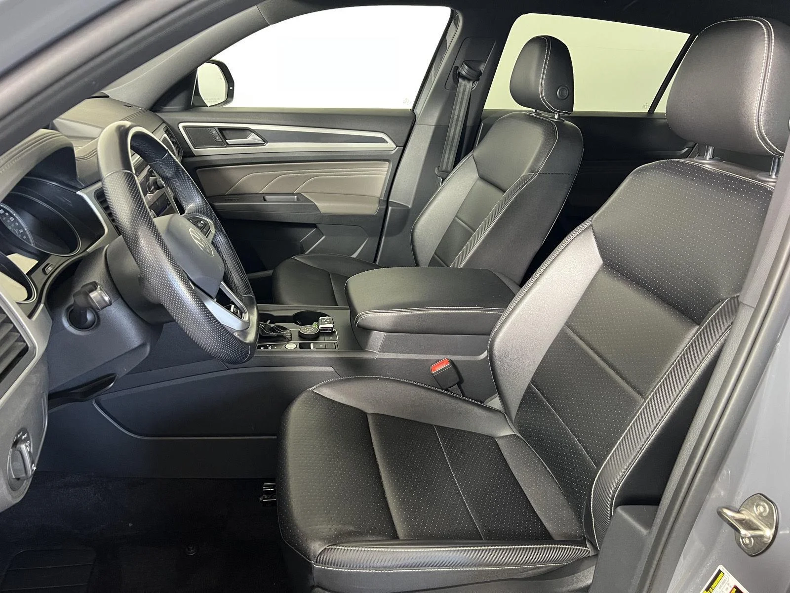 Used 2021 Gy Volkswagen 3.6L V6 SE w/Technology R-Line image 5