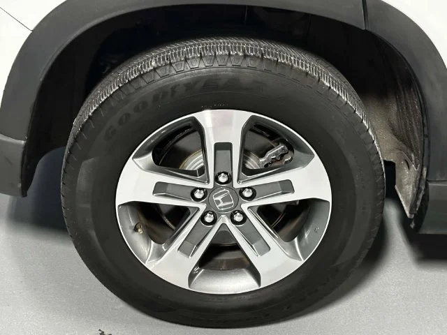 Certified Used 2024 Platinum White Pearl Honda AWD EX-L image 11