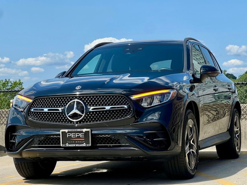 Certified Used 2023 Black Mercedes-Benz GLC 300 image 4