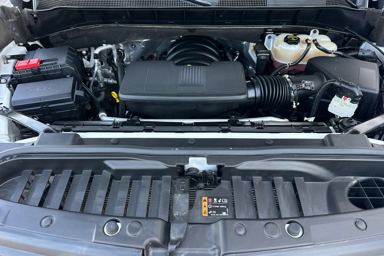 Used 2025 Summit White Chevrolet LT image 23