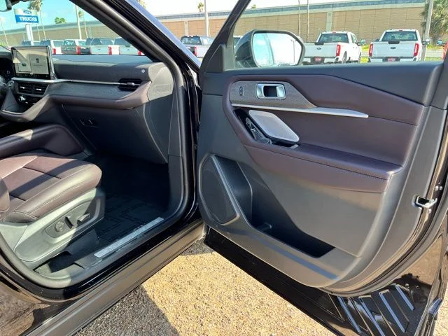 New 2026 Agate Black Metallic Ford Platinum™ image 22
