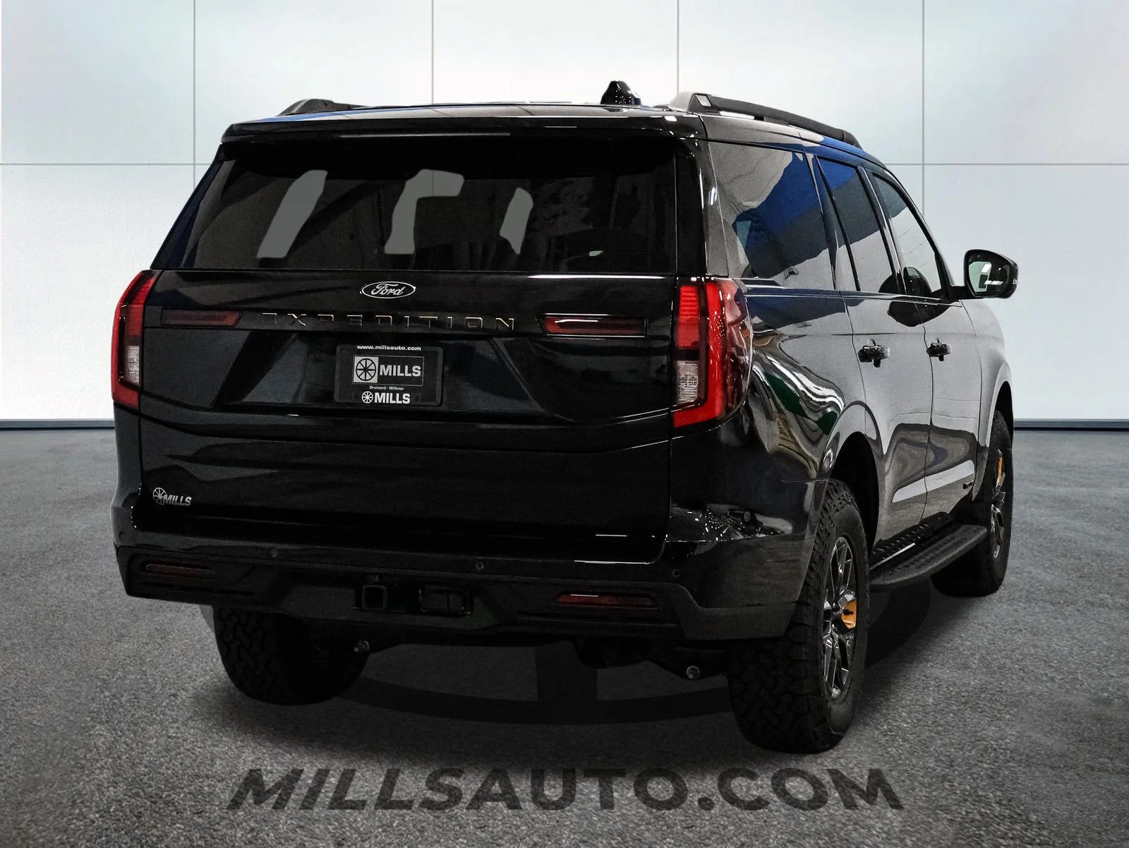 New 2026 Agate Black Metallic Ford Tremor® image 7