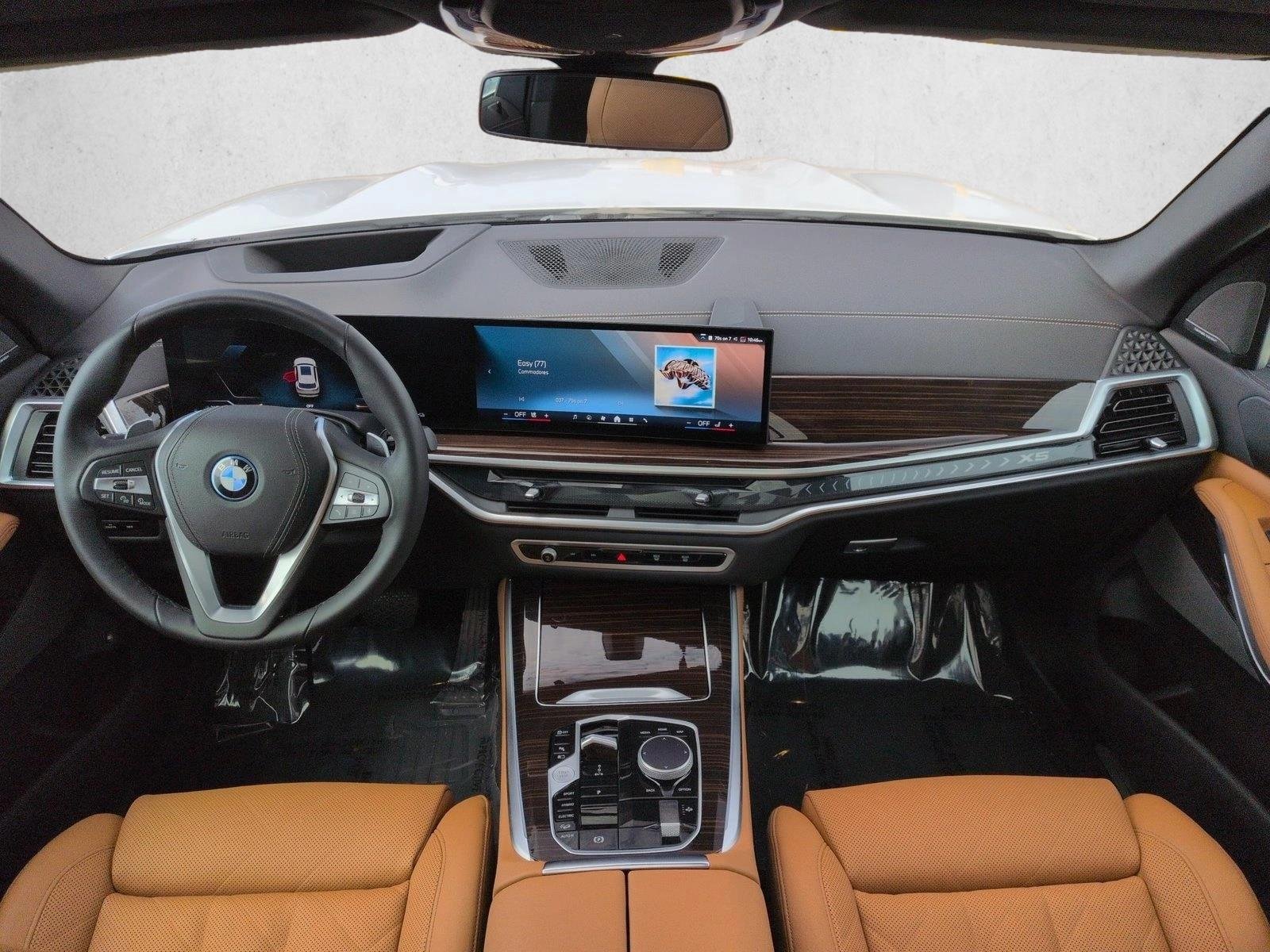 Used 2026 Mineral White Metallic BMW xDrive50e image 19
