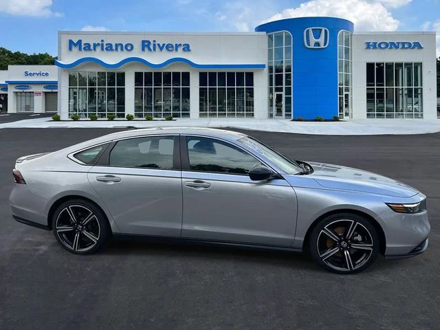 Certified Used 2025 Solar Silver Metallic Honda Sport image 4