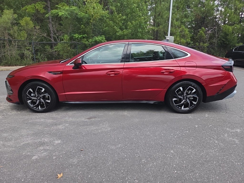 Certified Used 2025 Ultimate red Hyundai SEL image 4