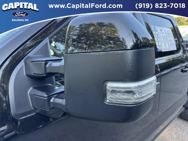 Used 2025  Ford King Ranch image 12