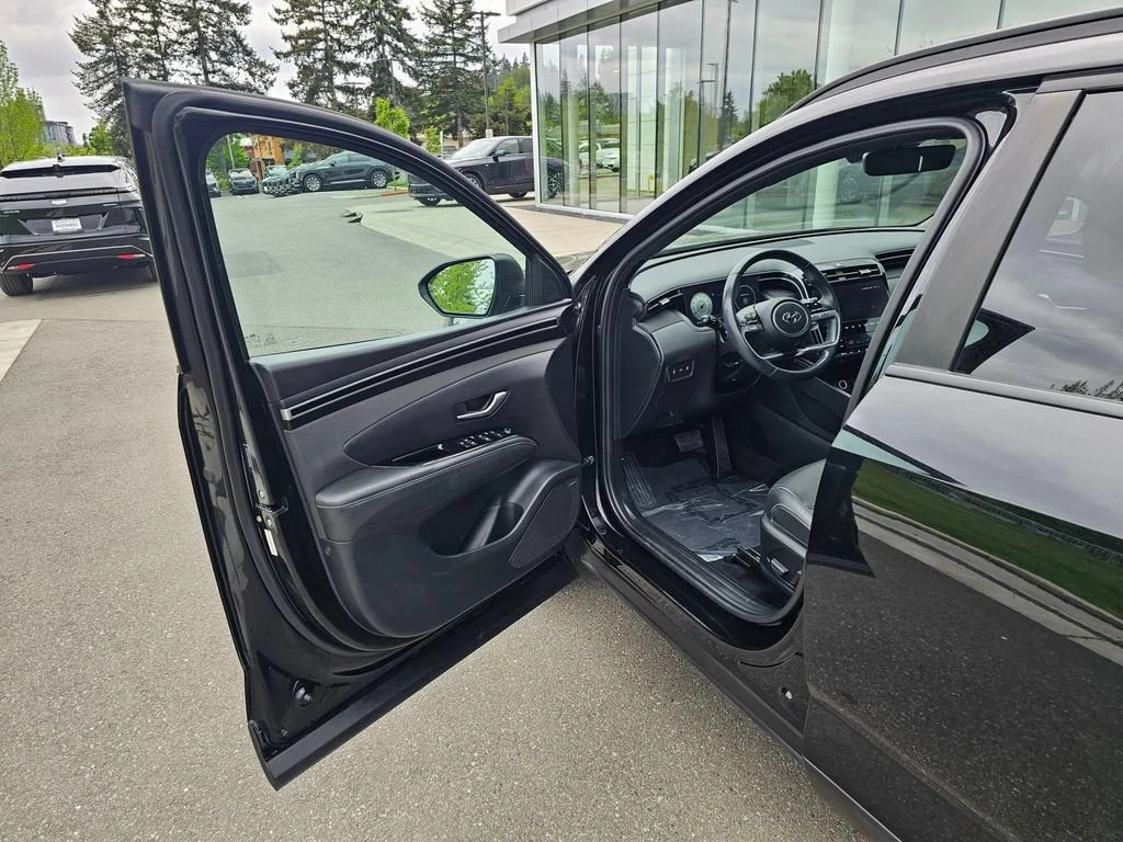 Used 2023  Hyundai Limited image 18