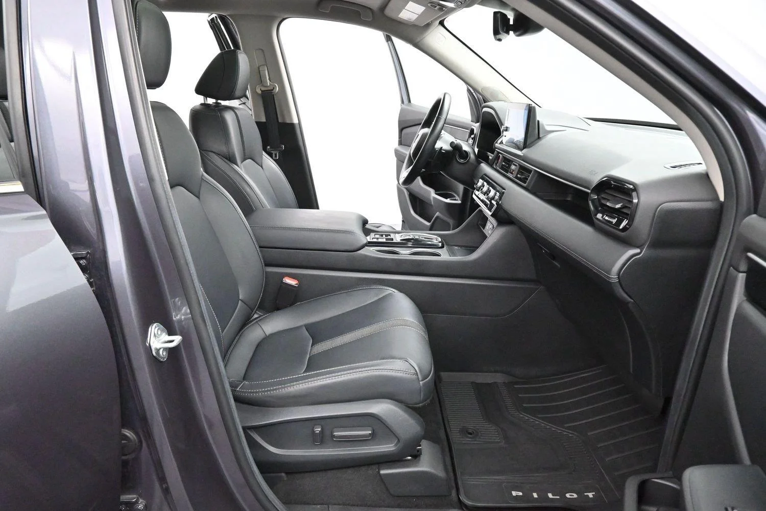Used 2024 Modern Steel Metallic Honda Touring image 33