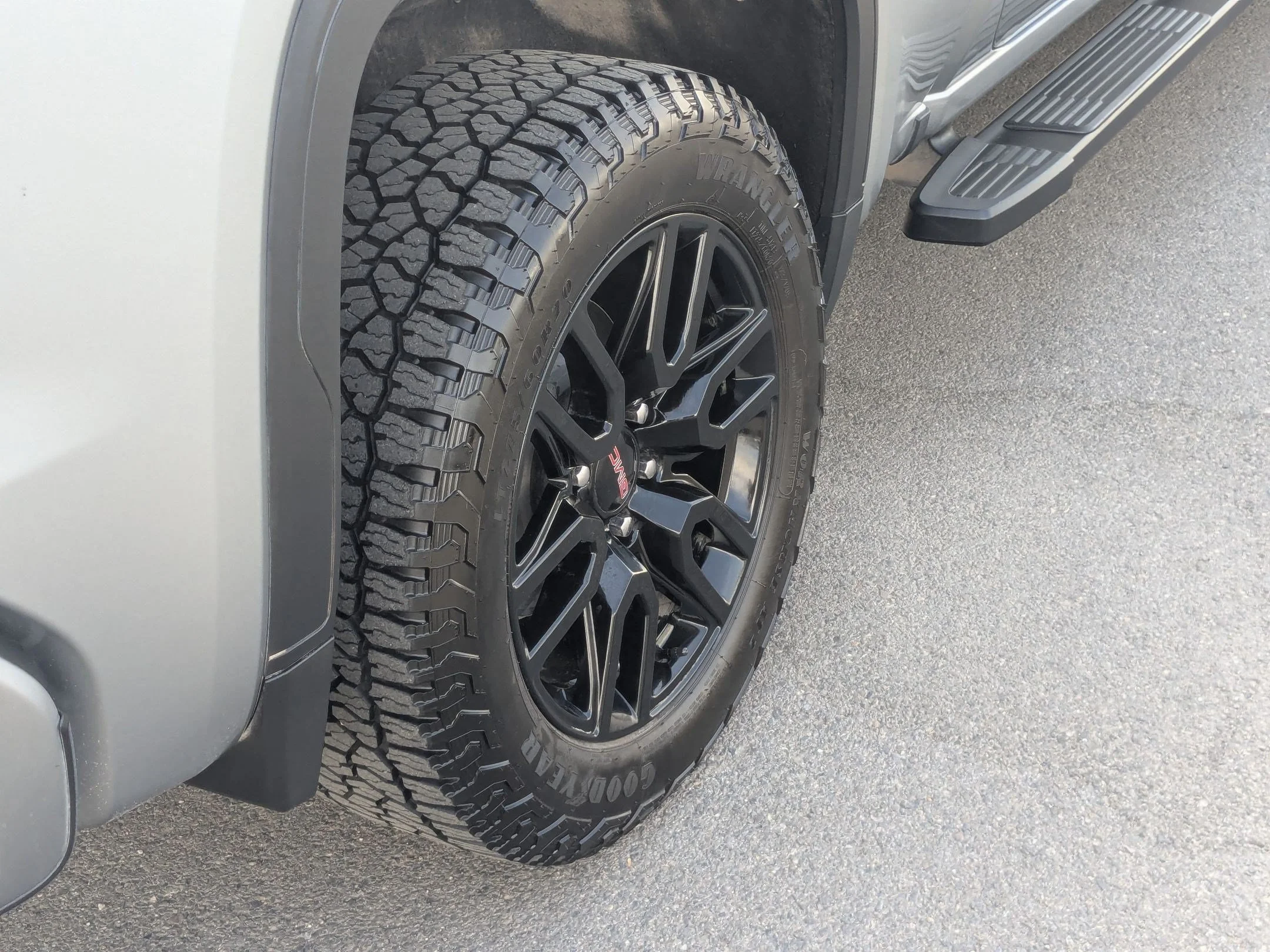 Used 2024 Sterling Metallic GMC Elevation image 13